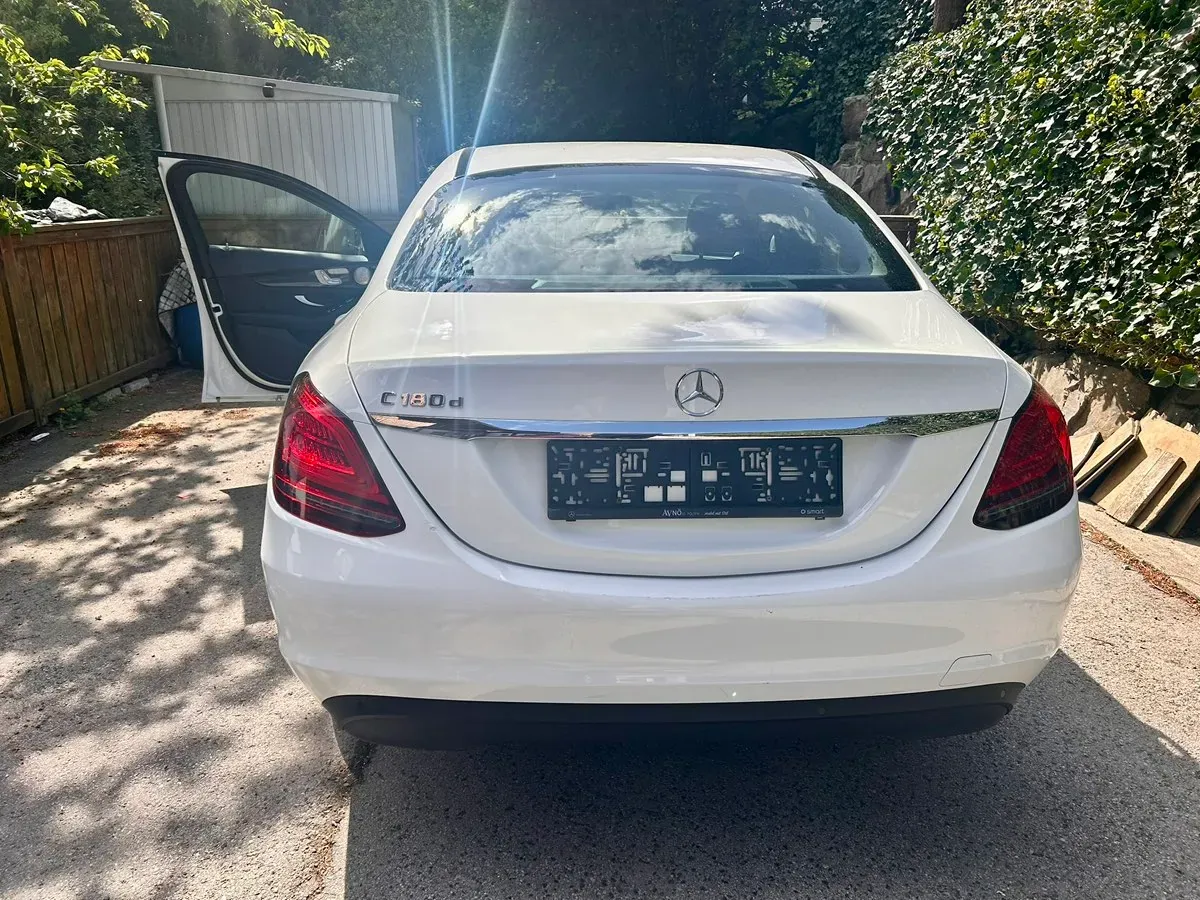 Mercedes-Benz C-Class 2019 photo 2