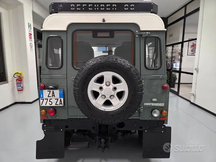 Land Rover Defender 2007 photo 5