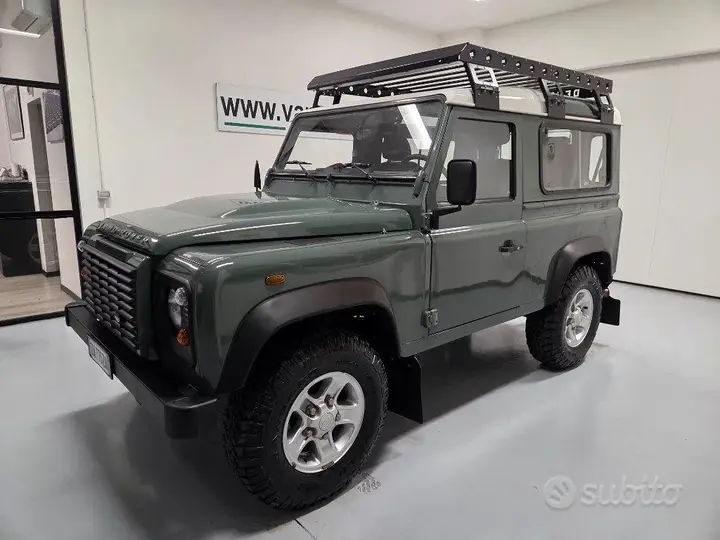 Land Rover Defender