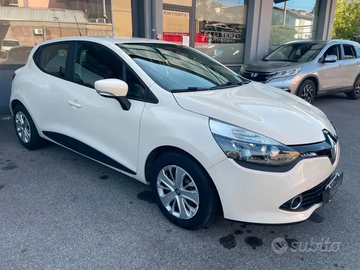 Renault Clio 2026 photo 2