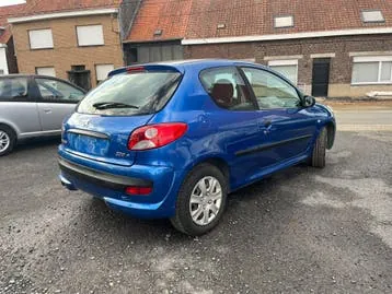 Peugeot 206 2012 photo 3
