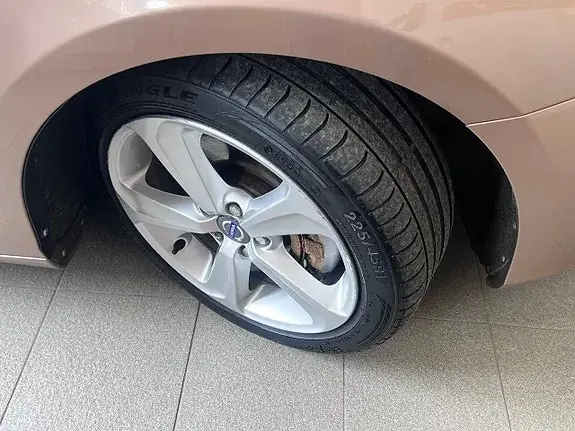 Volvo V40 2014 photo 2