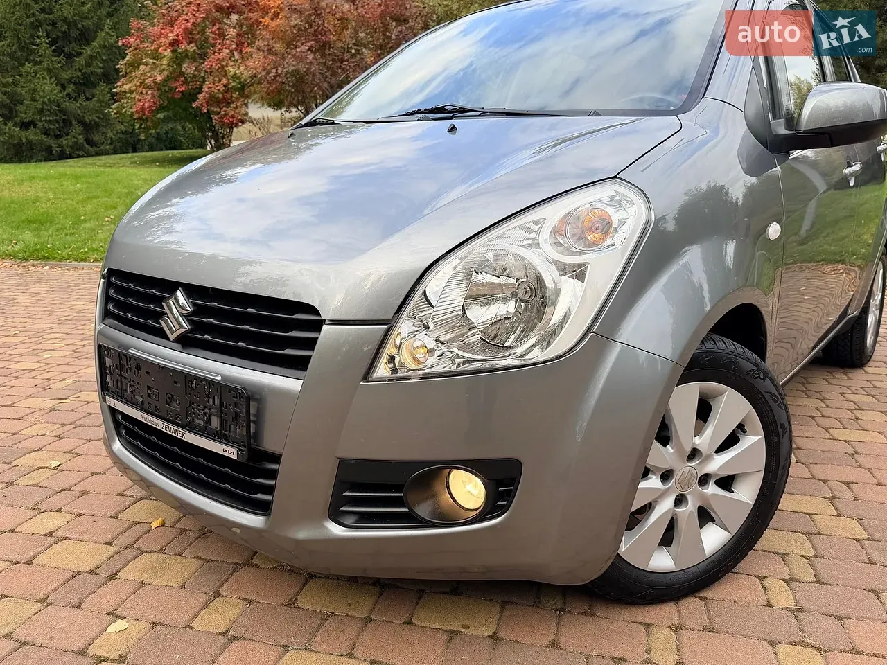 Suzuki Splash 2010 photo 4