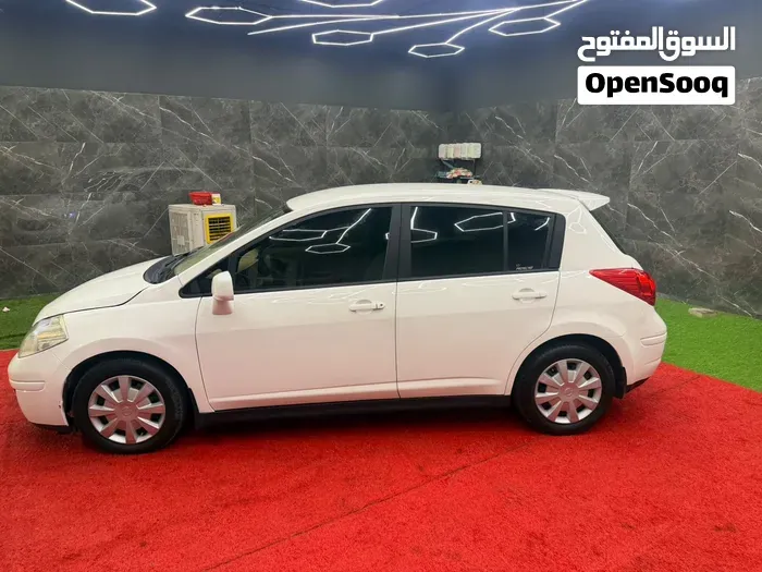 Nissan Tiida 2012 photo 4