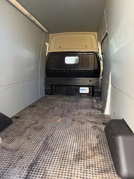 Ford Transit 350L Van 2011 photo 4