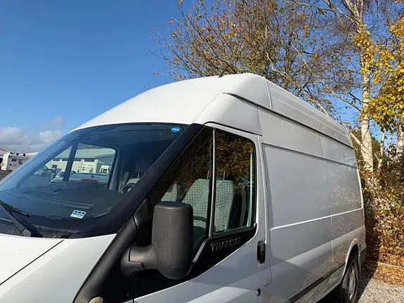 Ford Transit 350L Van 2011 photo 3