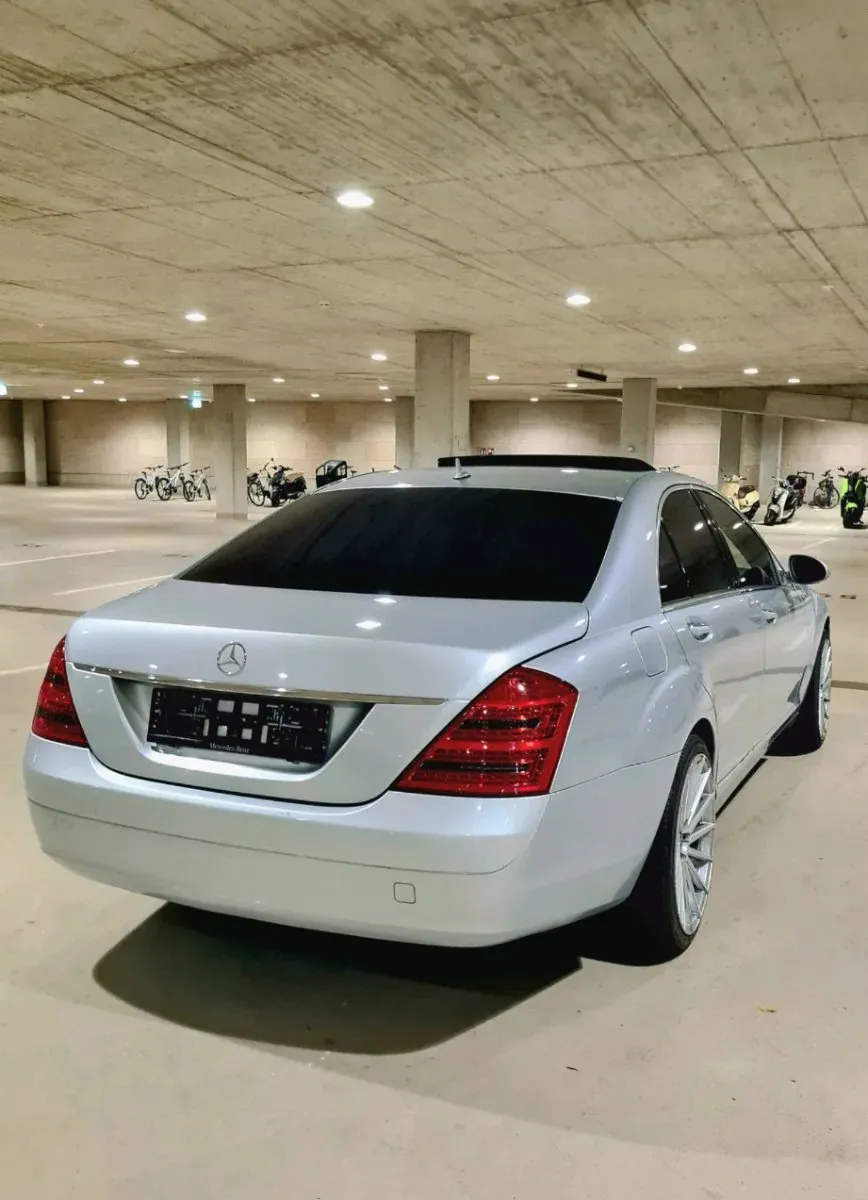 Mercedes-Benz S-Class 2006 photo 2