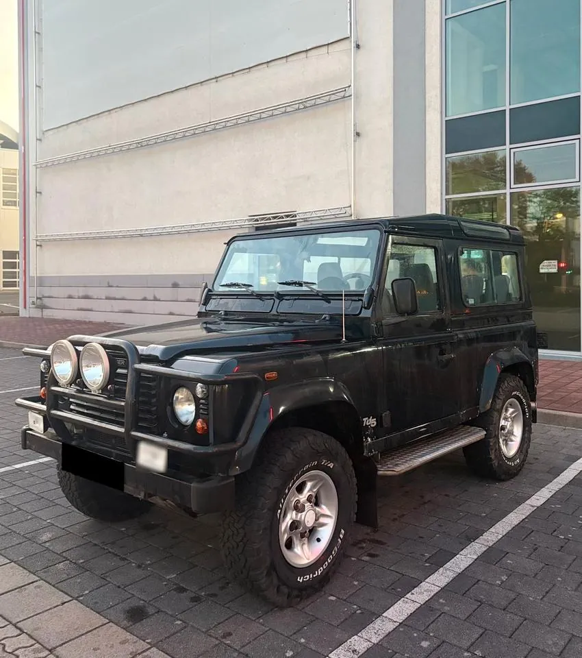 Land Rover Defender 90