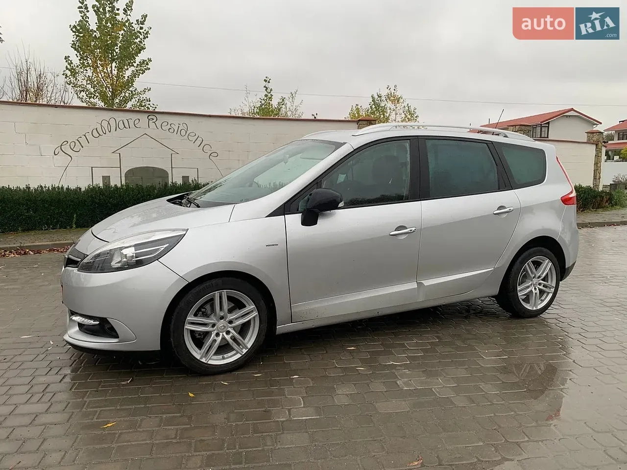 Renault Grand Scenic 2015 photo 4