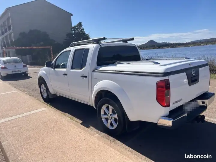 Nissan Navara 2011 photo 2