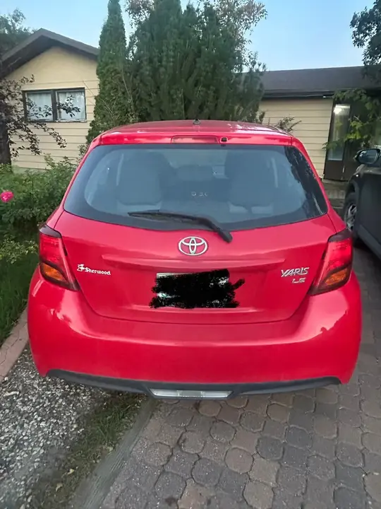Toyota Yaris 2015 photo 2