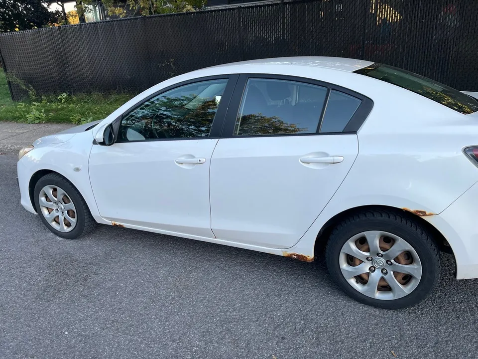 Mazda 3 2010 photo 4