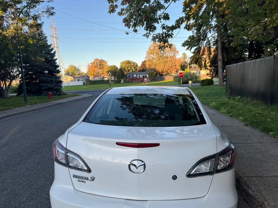 Mazda 3 2010 photo 3