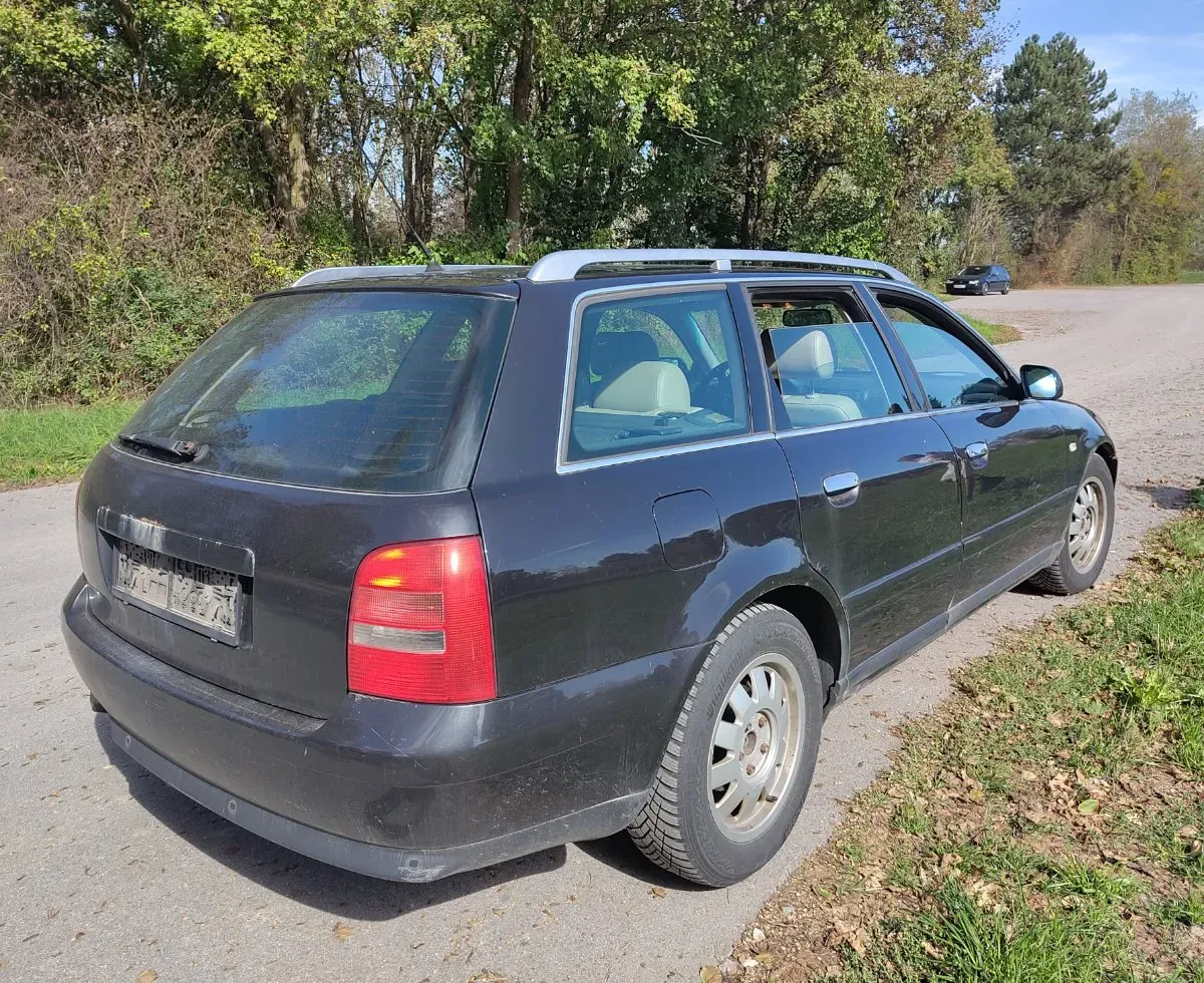 Audi A4 1999 photo 3
