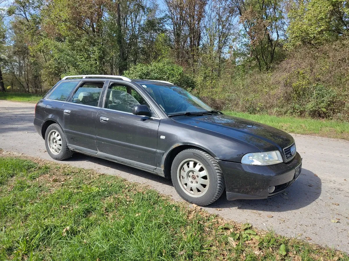 Audi A4 1999 photo 2