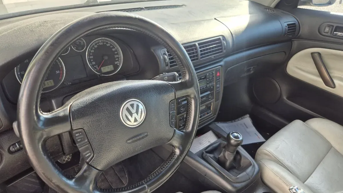 Volkswagen Passat 2004 photo 2