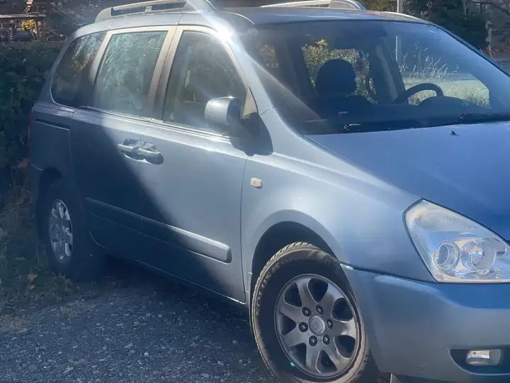 Kia Carnival 2007 photo 3