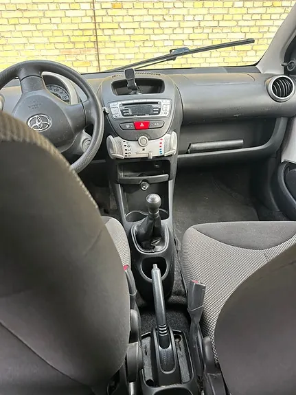 Toyota Aygo 2012 photo 3