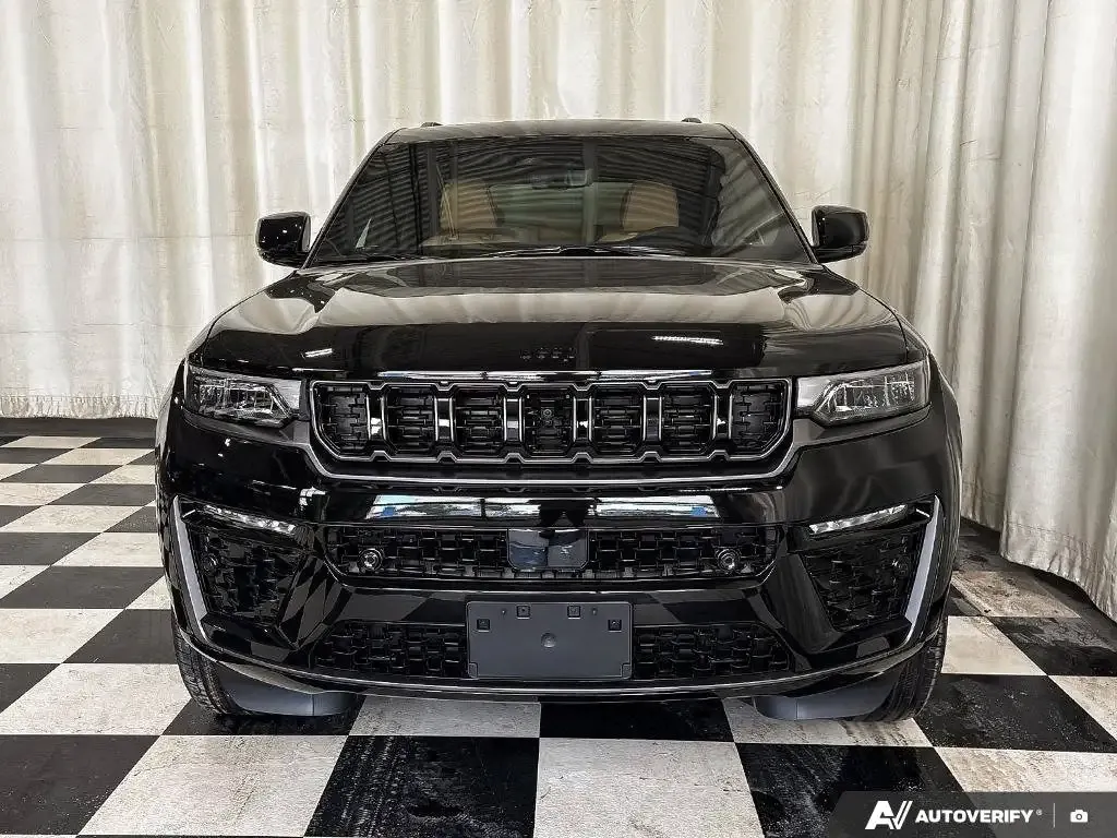 Jeep Grand Cherokee 2026 photo 3