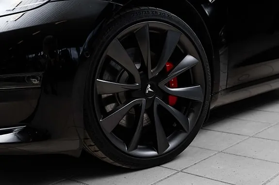 Tesla Model 3 2020 photo 3
