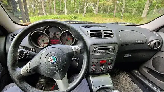 Alfa Romeo Gt 2005 photo 5