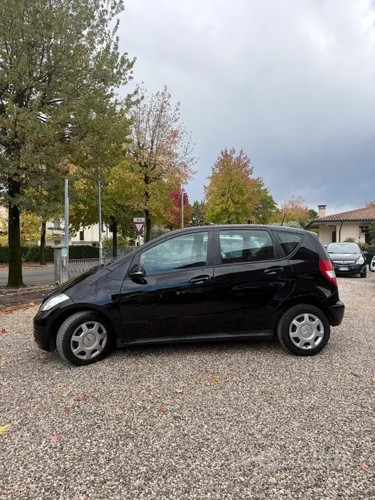 Mercedes-Benz A 160 2012 photo 4
