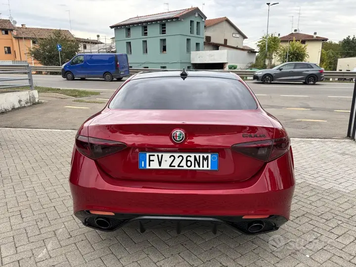Alfa Romeo Giulia 2019 photo 5