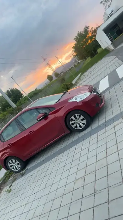 Peugeot 208 2012 photo 3