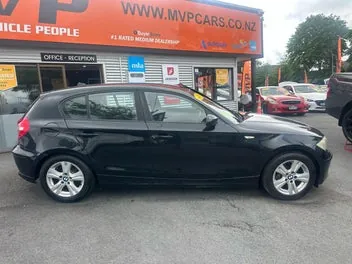 BMW 120I 2009 photo 4