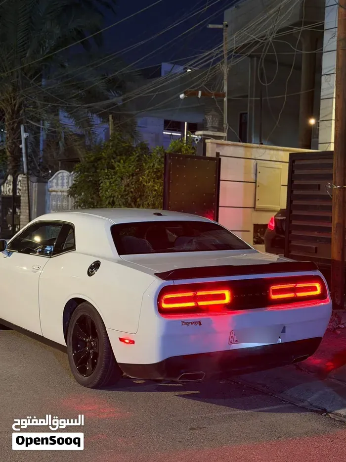 Dodge Challenger 2023 photo 2