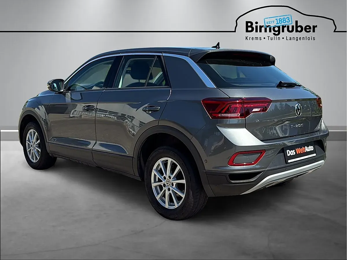 Volkswagen T-Roc 2023 photo 2