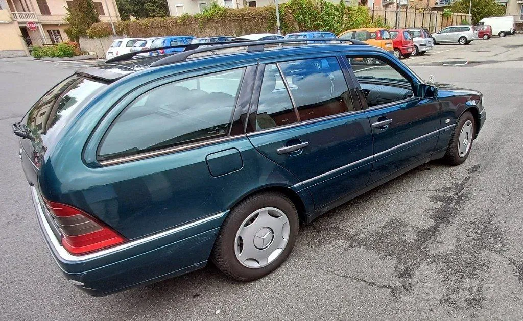 Mercedes-Benz C-Class 1996 photo 4