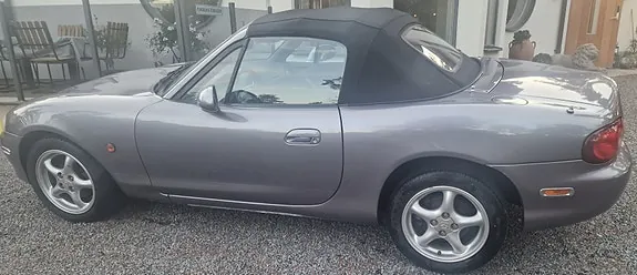 Mazda Mx-5 2004 photo 2