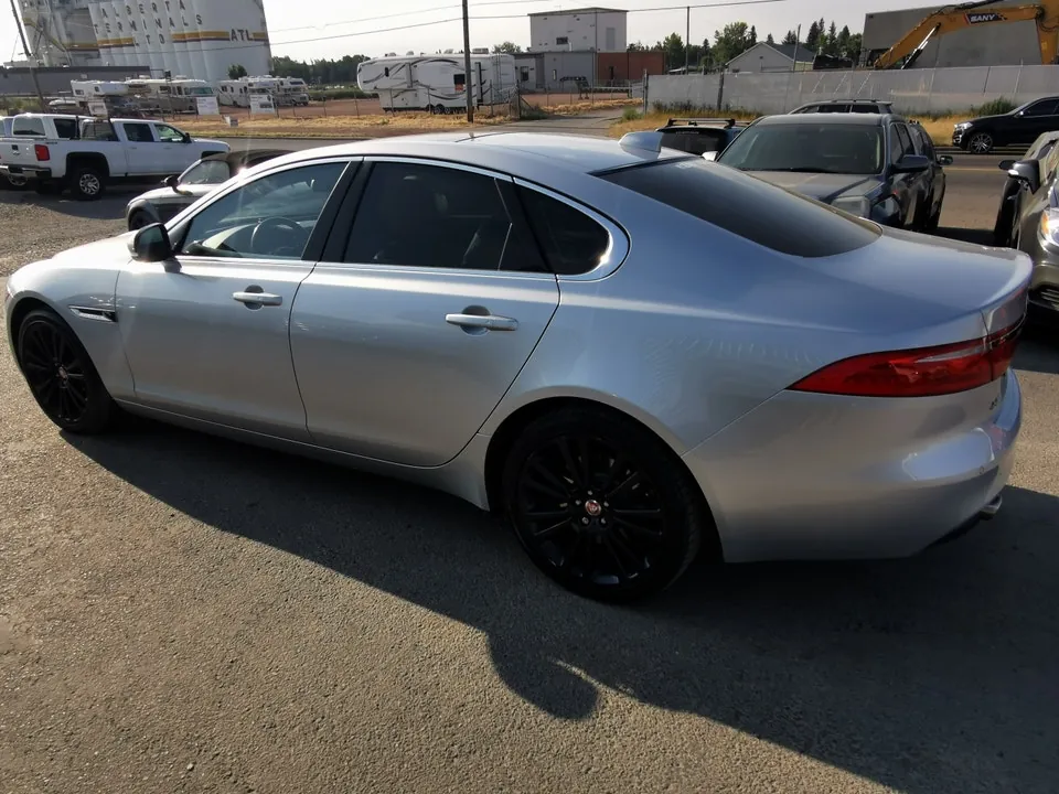 Jaguar Xf 2016 photo 4