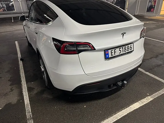 Tesla Model Y 2023 photo 4