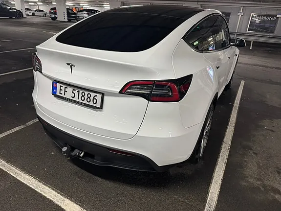 Tesla Model Y 2023 photo 3