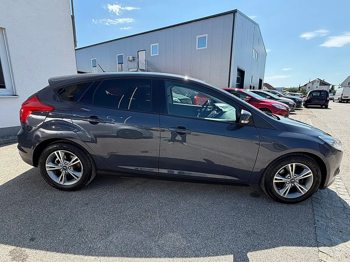 Ford Focus 2013 photo 3