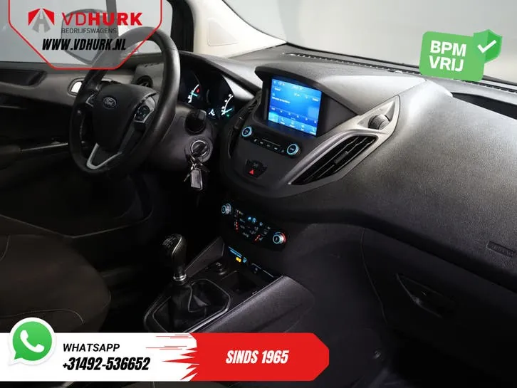 Ford Transit Courier 2023 photo 3