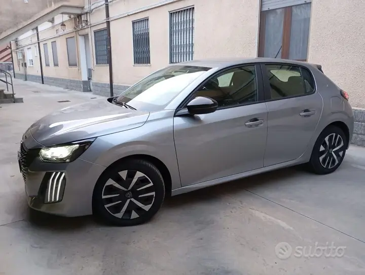 Peugeot 208 2024 photo 4