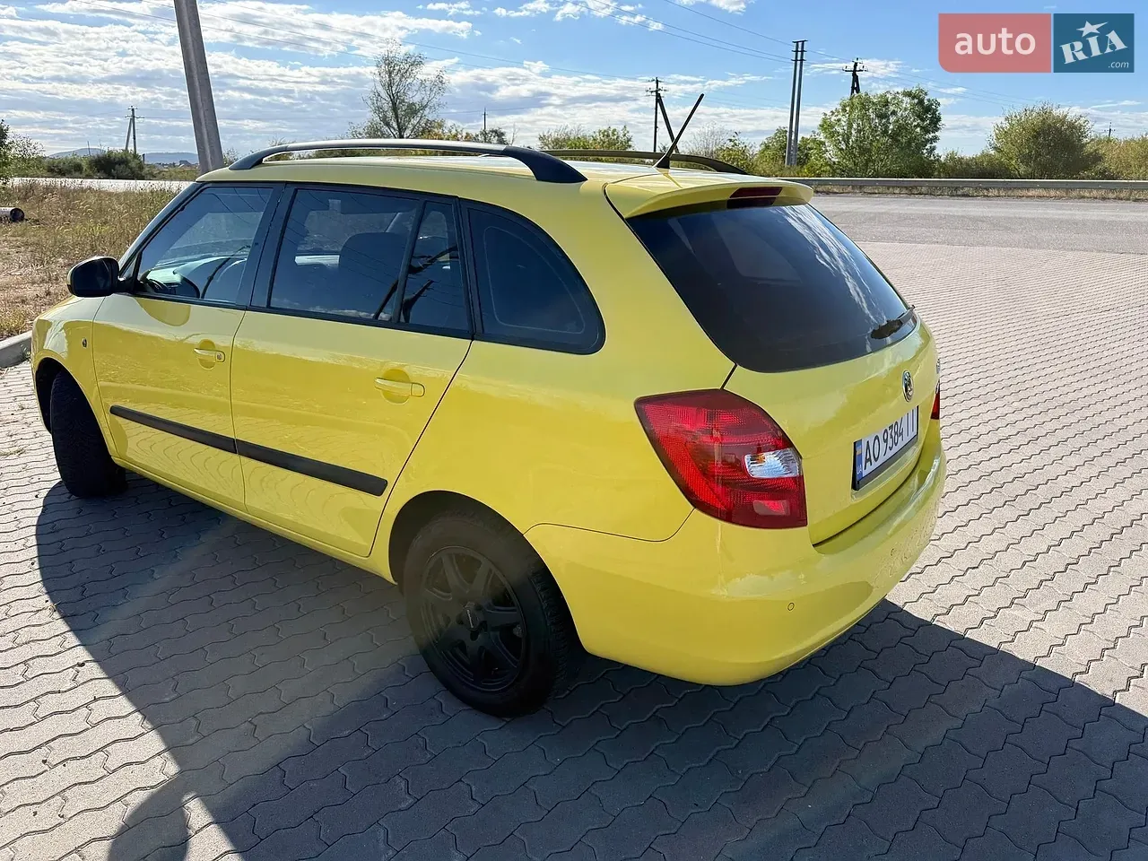 Skoda Fabia 2012 photo 2