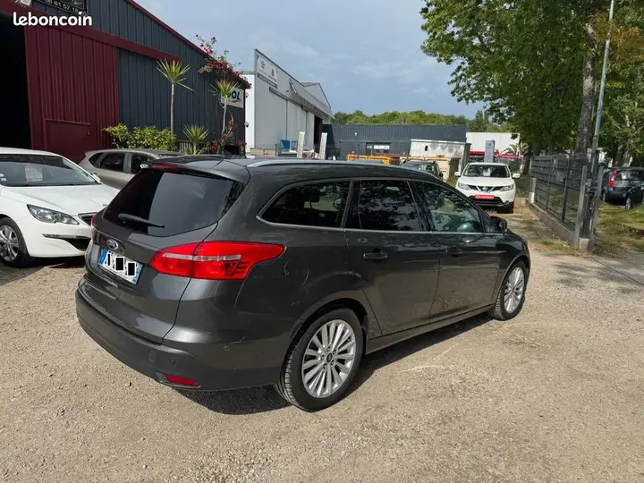 Ford Focus 2014 photo 3