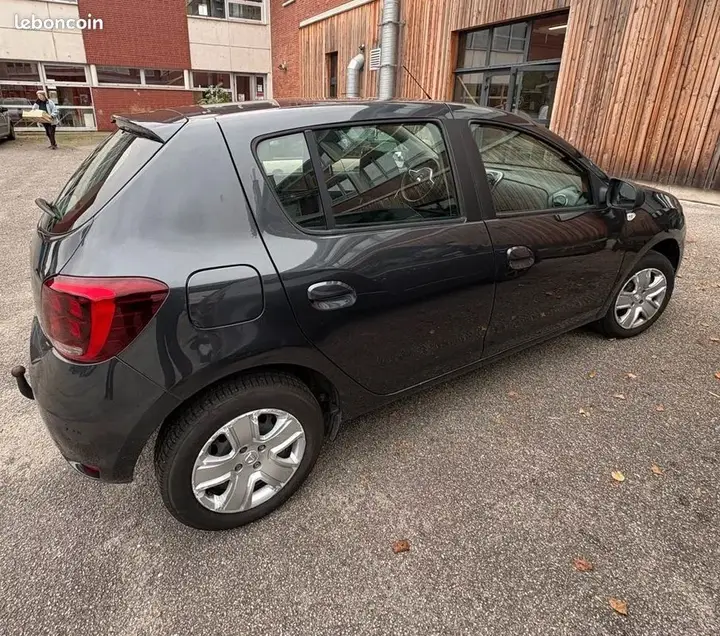 Dacia Sandero 2021 photo 2