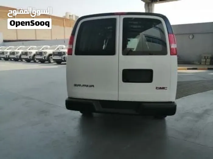 GMC Savana 2014 photo 2