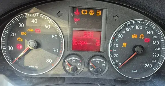 Volkswagen Golf 5 2004 photo 2