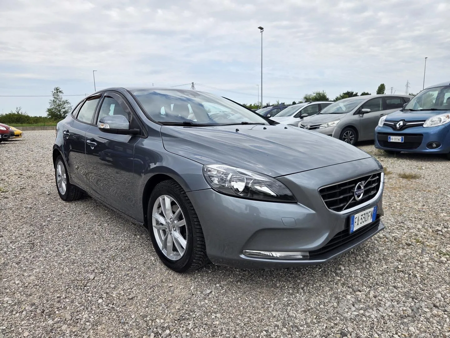 Volvo V40 2015 photo 2