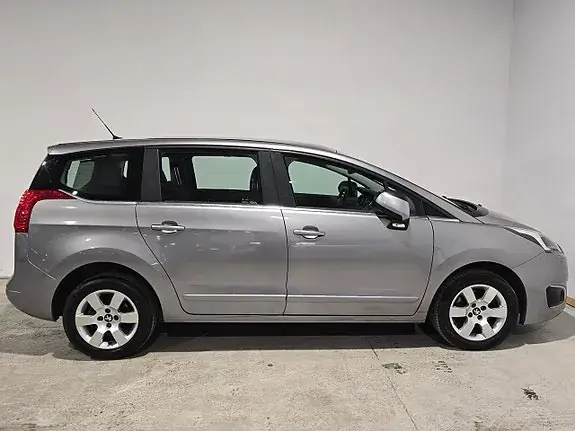 Peugeot 5008 2015 photo 4