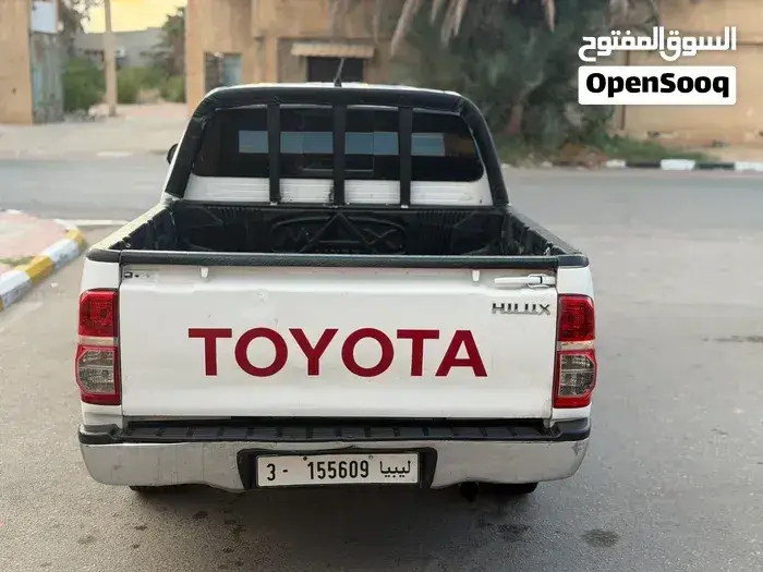 Toyota Hilux 2013 photo 4