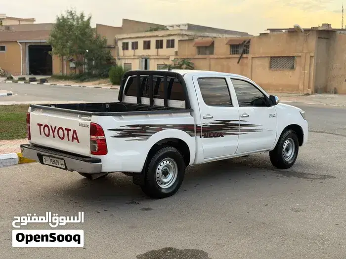 Toyota Hilux 2013 photo 3