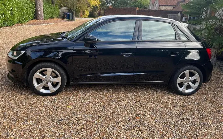 Audi A1 2018 photo 2