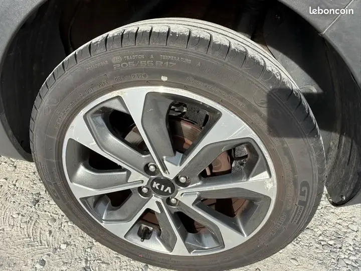 Kia Stonic 2018 photo 5